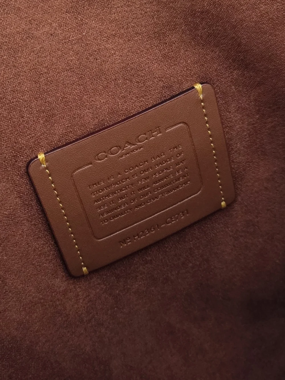 LIKE NEW COACH BROOKE CARRYALL BAG IN SIGNATURE CANVAS - Picture 11 of 12